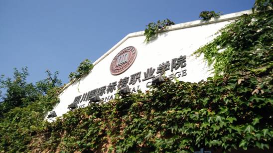 /Volumes/闫郝悦18855571721/成都采风照片/未命名文件夹/魔法91探花
刘文妍.jpg